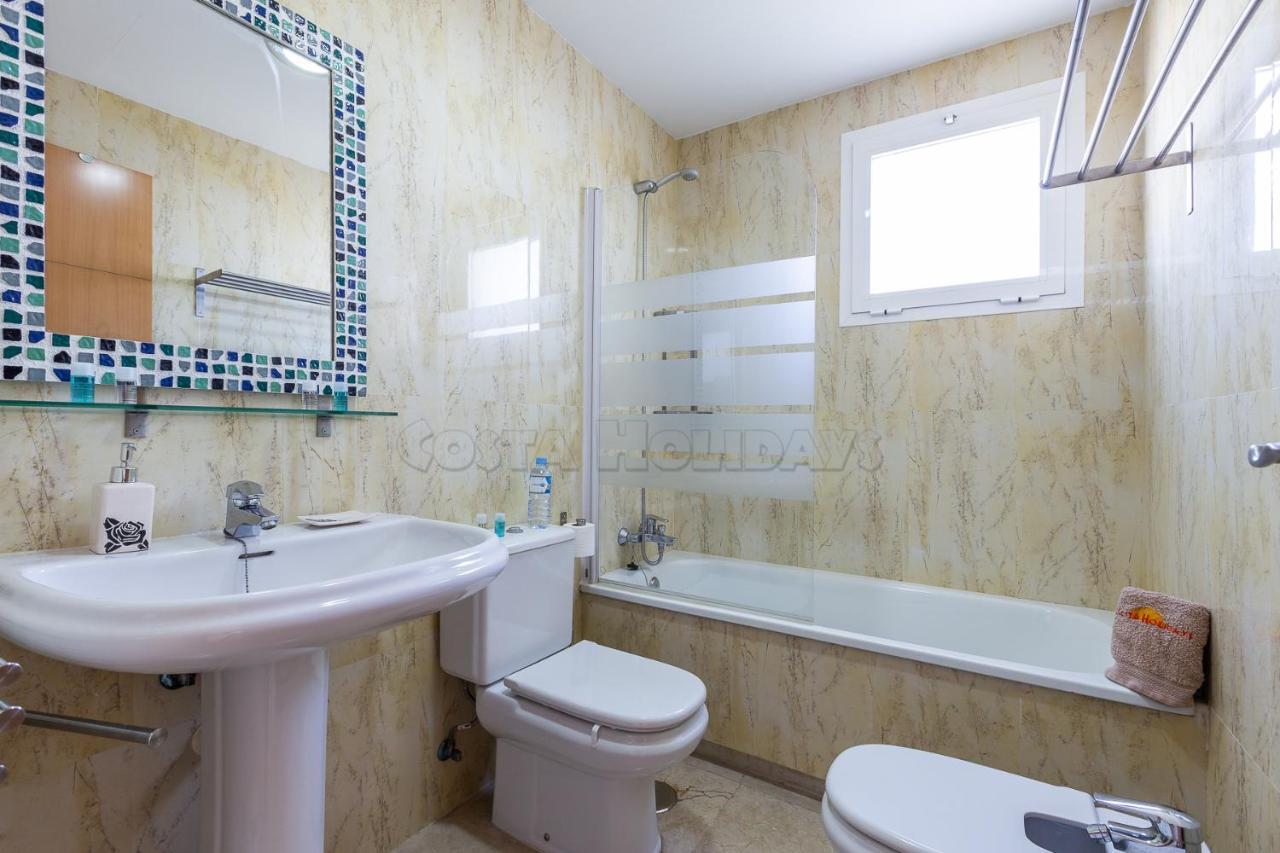 Residencial Duquesa 18 Apartment Манилва Екстериор снимка