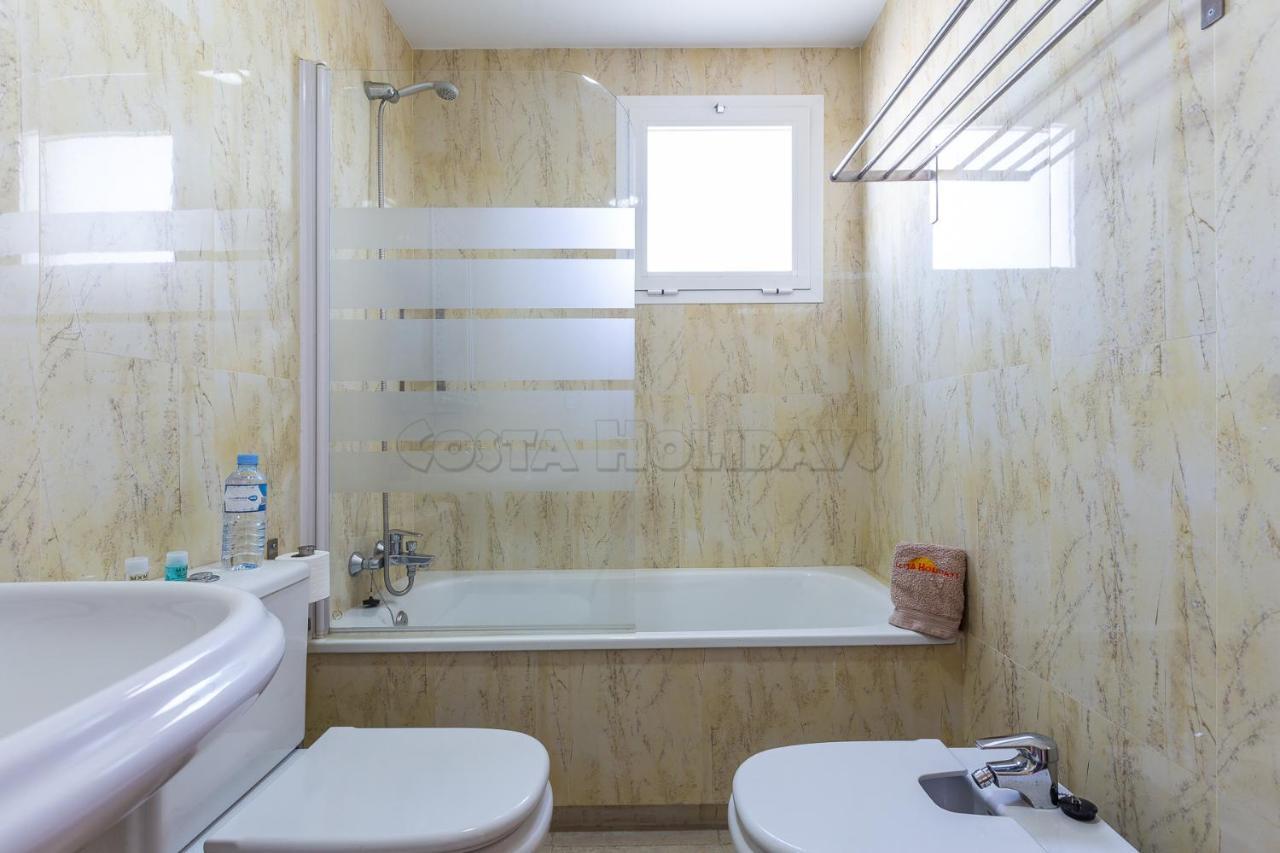 Residencial Duquesa 18 Apartment Манилва Екстериор снимка